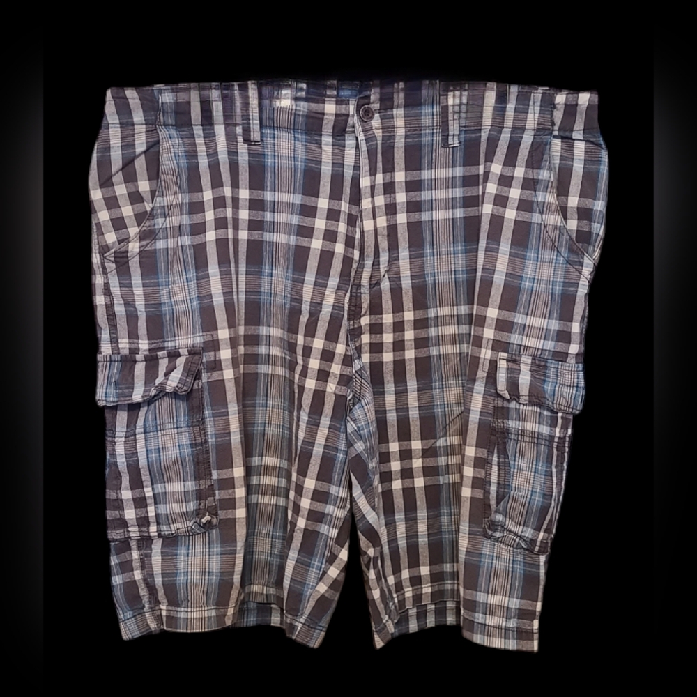 Beverly Hills Polo Club size 40W blue/gray plaid cargo shorts